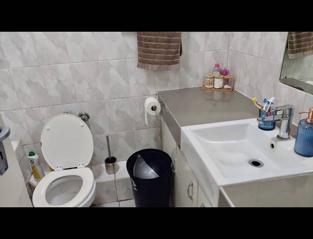2 BEDROOM APARTMENT FOR SALE IN TOWNSEND ESTATE